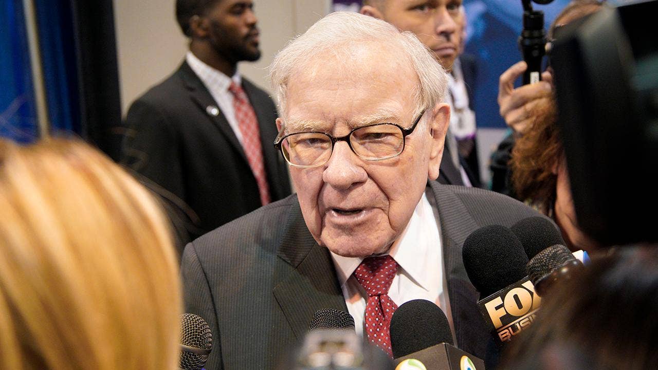 Warren Buffett's Berkshire announces $44 billion loss as investment values ​​plummet
