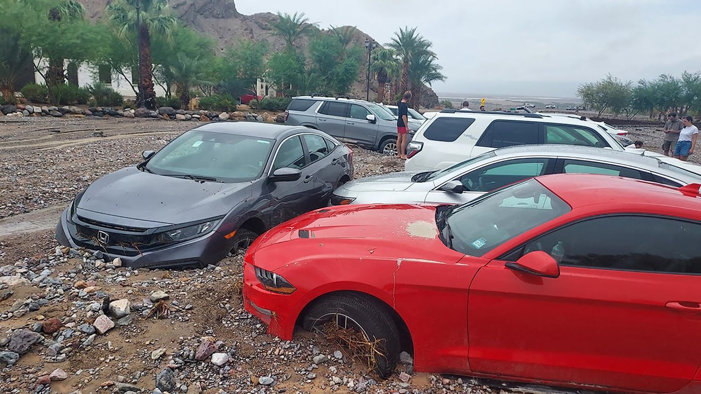 Flash flood in Death Valley strands around 1,000 people in national park