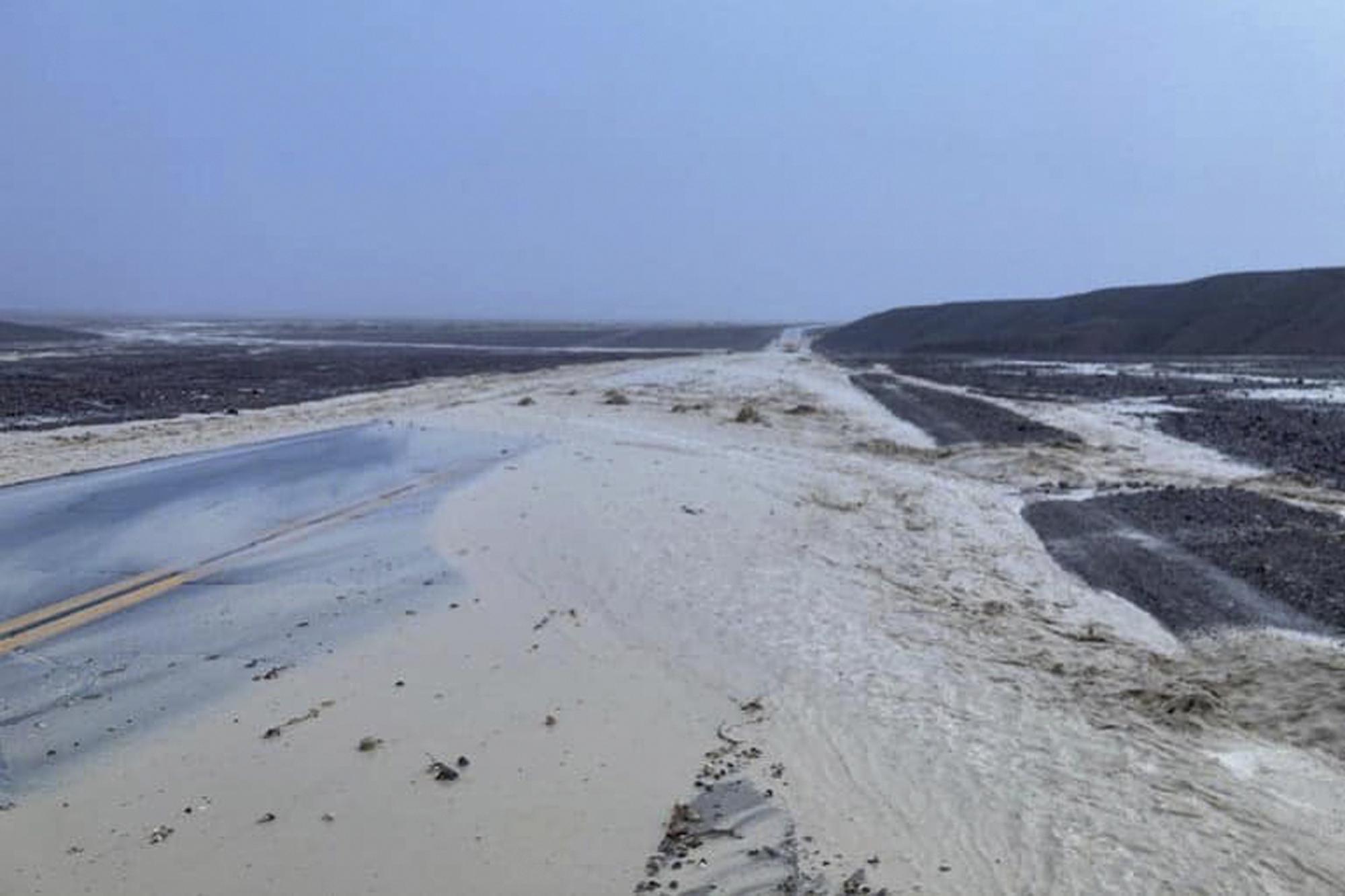 Record flooding strands 1,000 people in Death Valley National Park